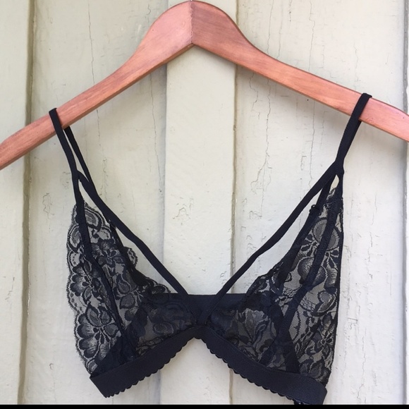 Sexy Black Lace Strappy Bralette - Picture 3 of 7